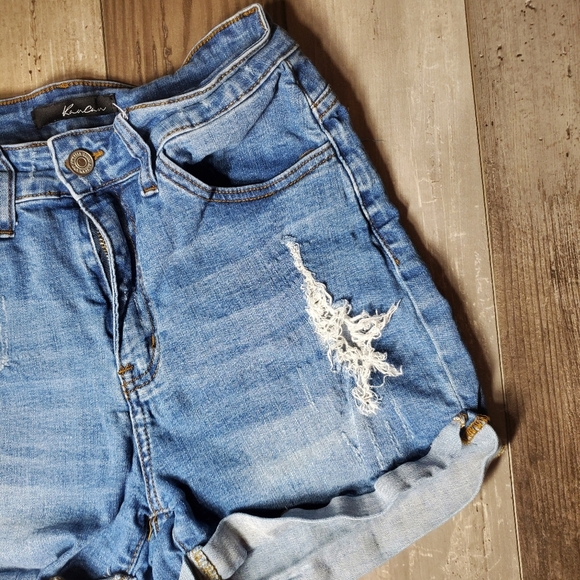 KanCan Distressed Stretchy Blue Women's Cuffed Jean Shorts Size W7/27 - Picture 12 of 16